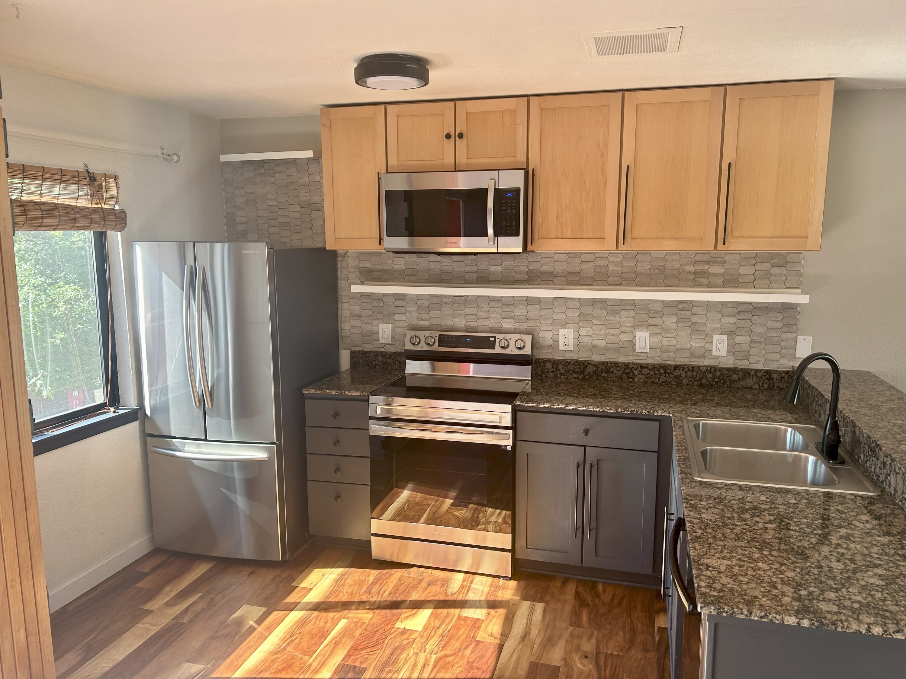 930 Northwest Naito Parkway - 1